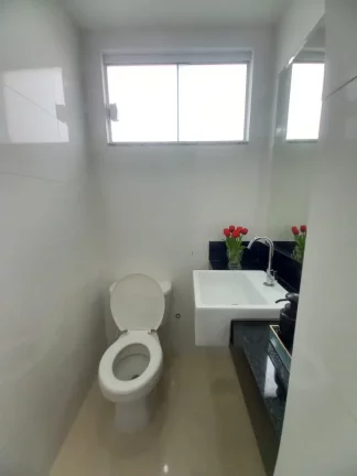 Imagem Casa duplex de alto padrão composta de 3 suítes 3 vagas de garagem na Praia do Morro