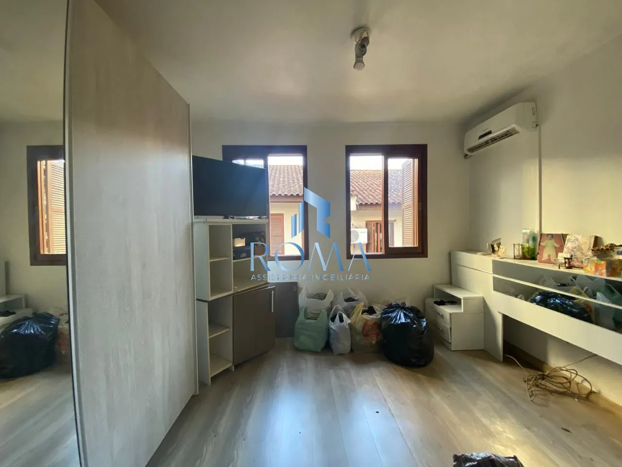 Imagem OPORTUNIDADE : CASA DUPLEX NO CENTRO
