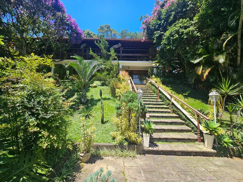 Imagem Casa em Condomínio para Venda em Teresópolis / RJ no bairro Parque do Imbui