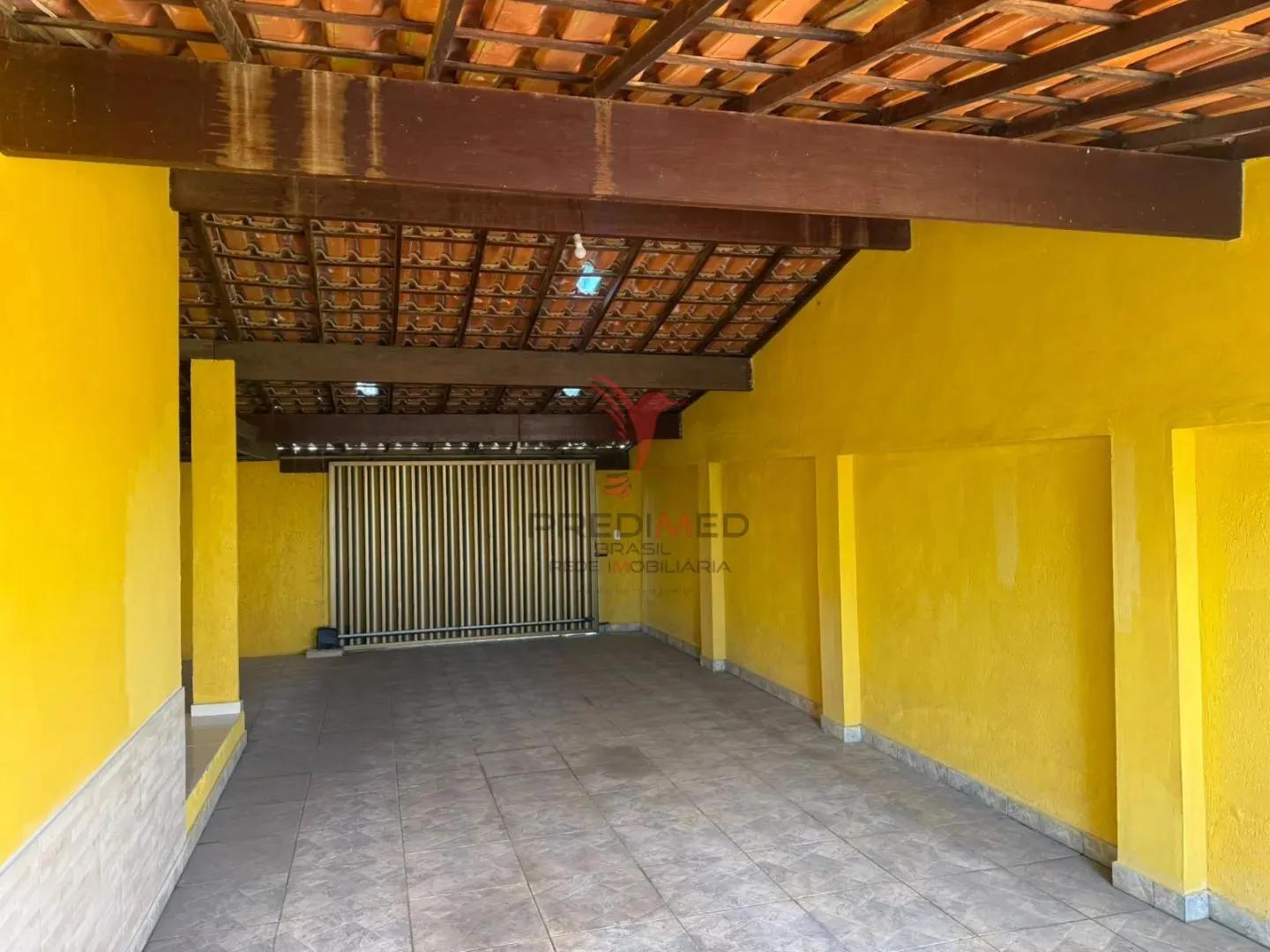Imagem CASA À VENDA COM PISCINA - R$ 400.000