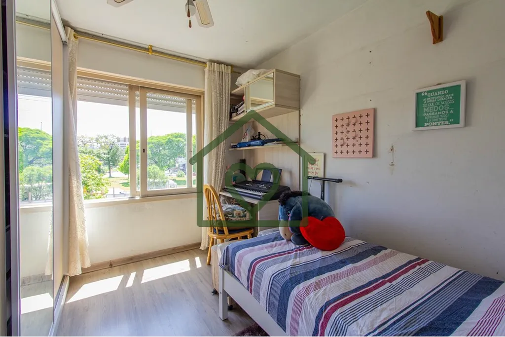 Imagem No Bairro Santana, apartamento 2 dormitórios, frente com sol da manhã, cozinha, área de serviço ...