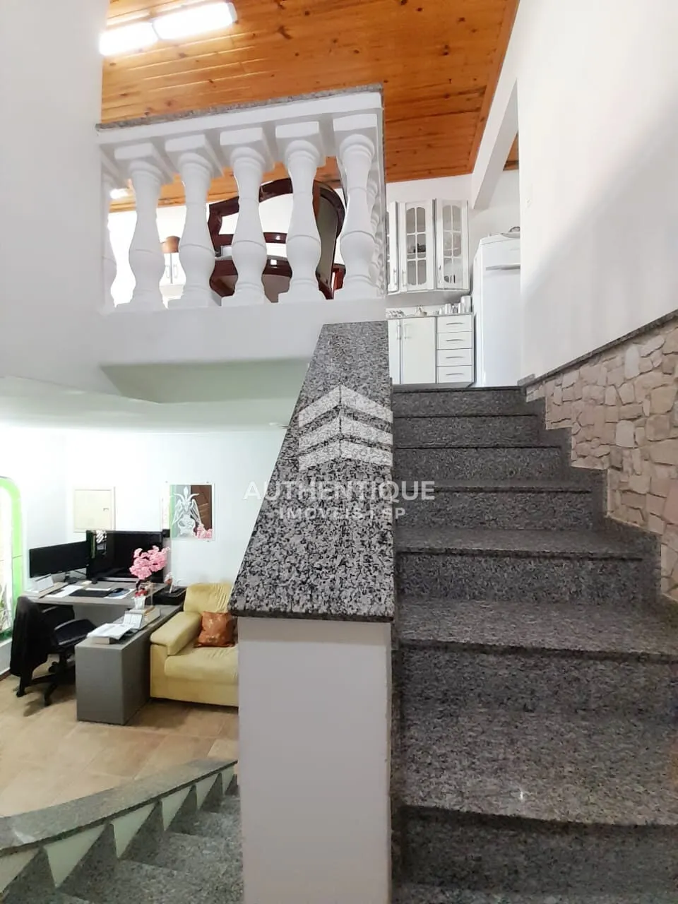 Imagem Casa Sobrado no bairro Baeta Neves à venda!
