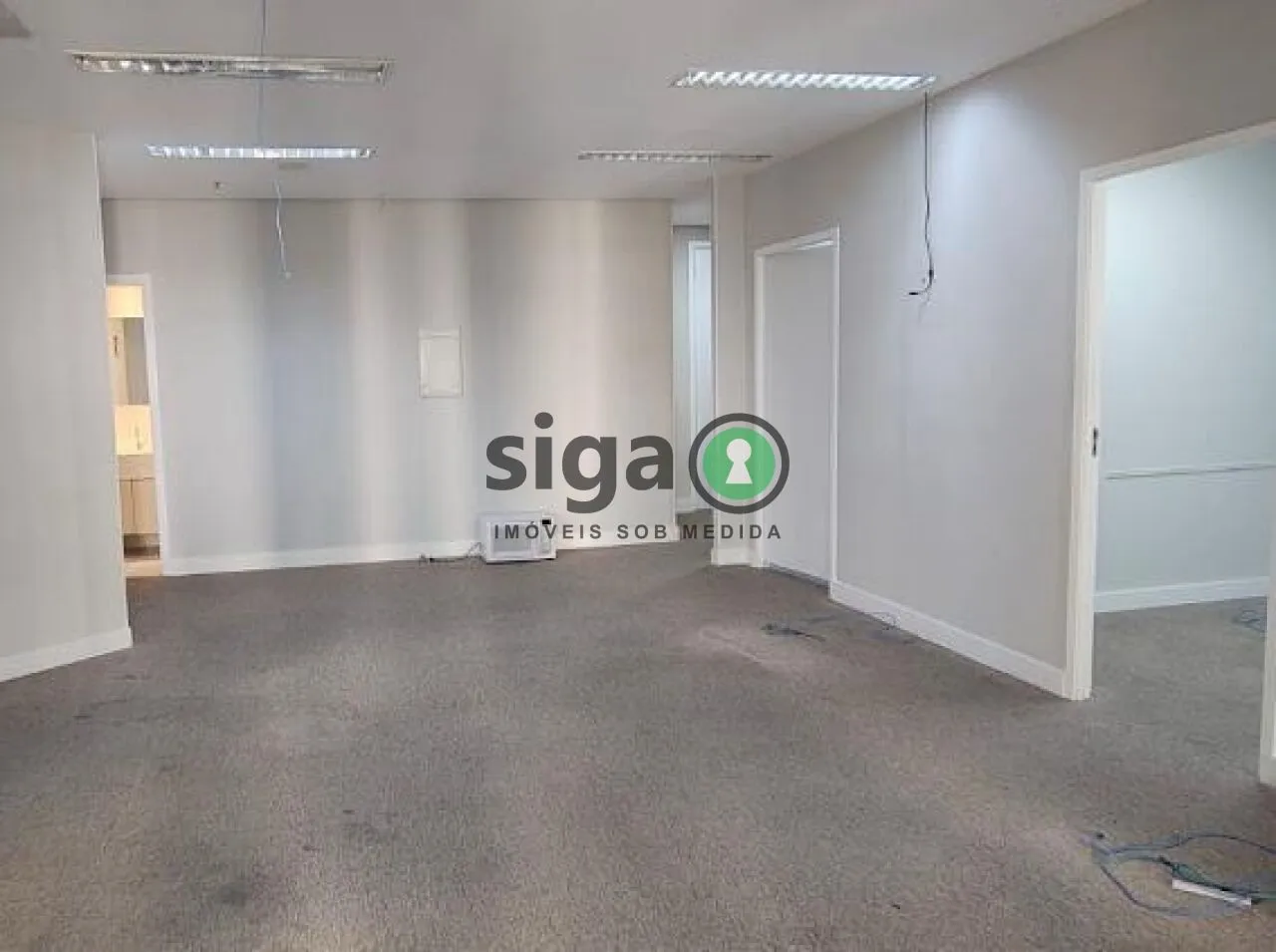 Imagem Conjunto Comercial a Venda e Locação em Cerqueira César com 153m², Sem mobília.