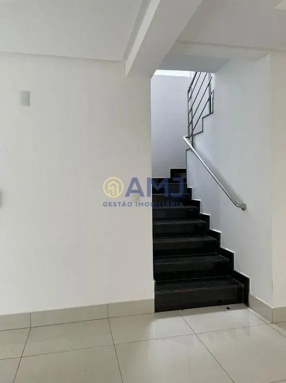 Imagem Sobrado a Venda - Condomínio Jardim Imperial no St. Goiânia 2