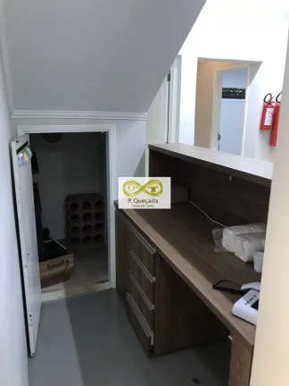 Imagem Sala comercial com 9 salas e 5 banheiros disponível para locação!