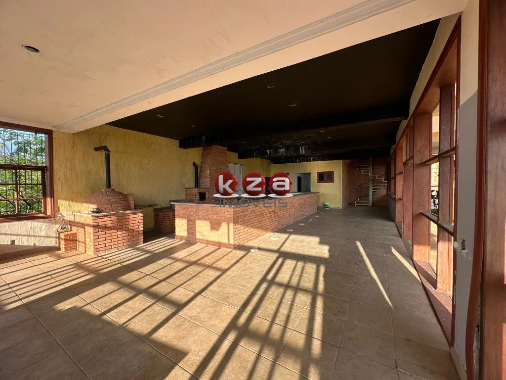 Imagem Espetacular Mansão à Venda em Vinhedo-SP: 14 Quartos, 10 Suítes, 9 Salas, 12 Banheiros, 20 Vagas de Garagem, 2.100m² de Área.