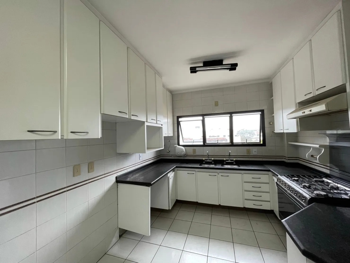 Imagem Apartamento à venda 3 Quartos, 1 Suite, 2 Vagas, 187M², Centro, Taubaté - SP | Condomínio Village Residence
