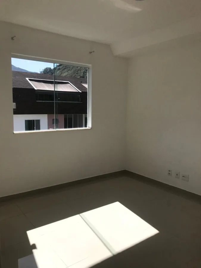 Imagem Cobertura para Venda em Petrópolis / RJ no bairro Samambaia
