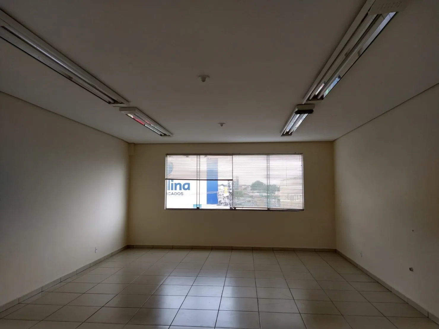 Imagem Comercial para Locação 2 Vagas, 26M², Centro, Pindamonhangaba - SP | Predio Fortunato