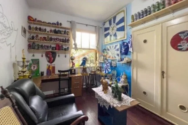 Imagem Apto 104m², 3 dormitórios aconchegantes com pisos em madeira, sendo 1 suíte com banheira, cozinha...