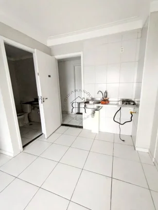 Imagem Apartamento de 33m², com 1 dormitório, sala com sacada, cozinha, banheiro com box de vidro e 1 vag...