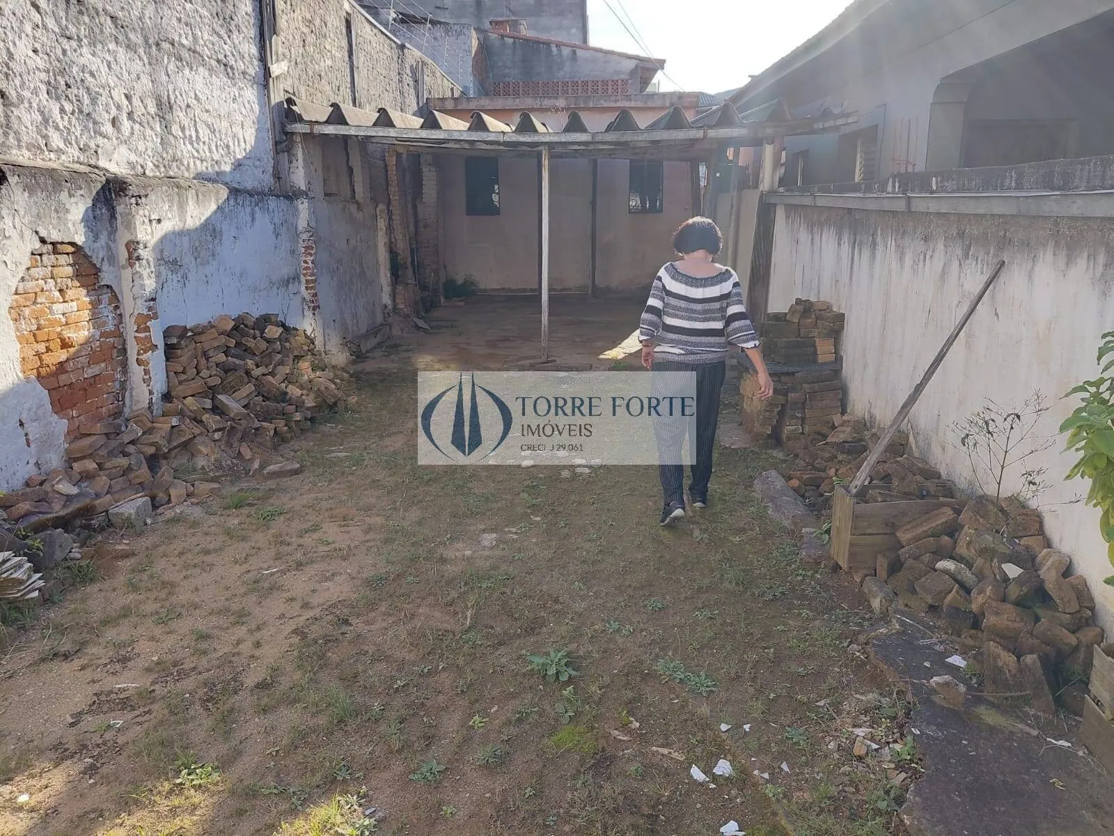Imagem Casa térrea 130 m² para reforma ou investimento na Chacára Mafalda.