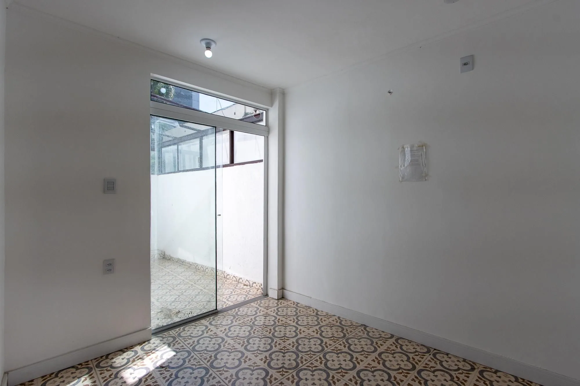 Imagem Apartamento à venda no bairro Moinhos de Vento, em Porto Alegre - RS. Com área privativa de 100.73m².