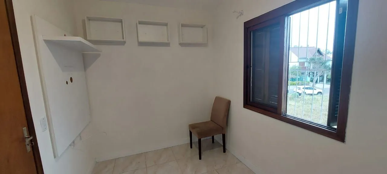 Imagem Boletto Imóveis vende casa em Canoas , 2 dormitórios, 1 banheiro, 1 lavabo, garagem para 2 carros, com móveis fixos em MDF, em fino acabamento.