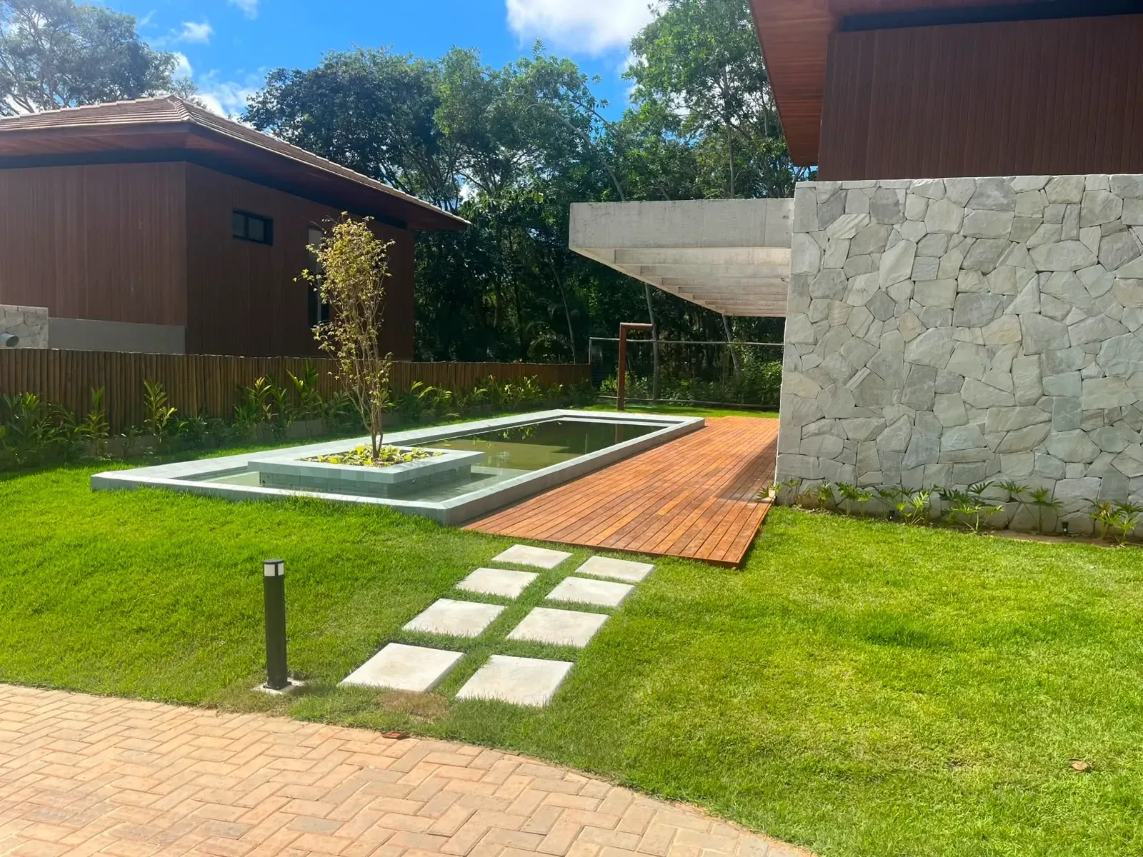 Imagem Casa de Condomínio com 4 Quartos à Venda, 300 m² em Mata de São João - Mata de São João