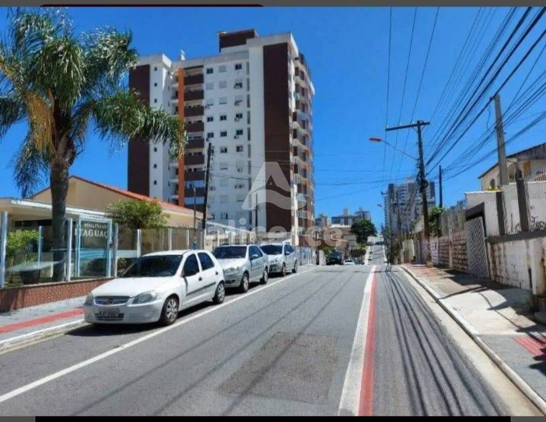 Imagem Apartamento 2 Quartos com Suíte, Sacada e Lazer em Barreiros - São José/SC