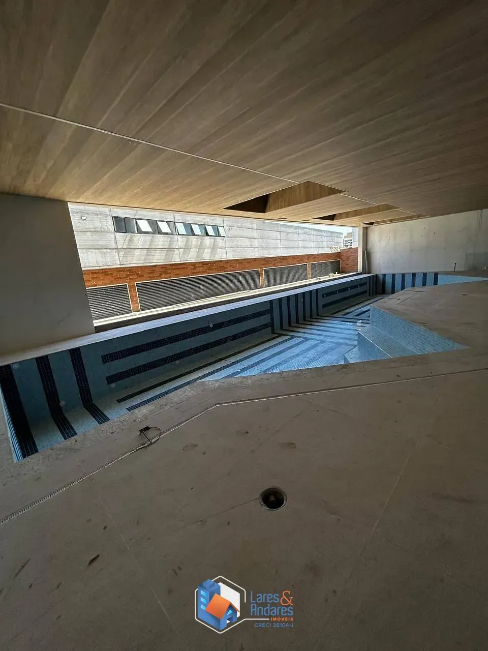 Imagem APARTAMENTO À VENDA COM 90 M², COM 2 DORMS. (2 SUÍTES), SACADA, 2 VGS NO CENTRO COMERCIAL JUBRAN, BARUERI - SP.