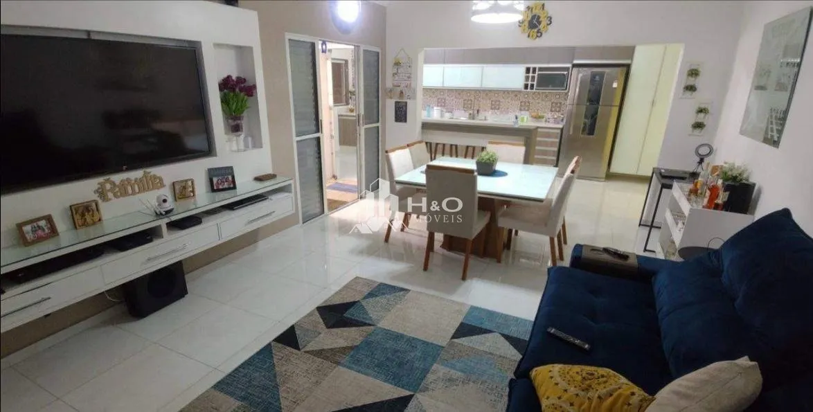 Imagem Oportunidade Sobrado Amplo no Jardim Fernandes - 210m², 3 Dormitórios e 5 Vagas