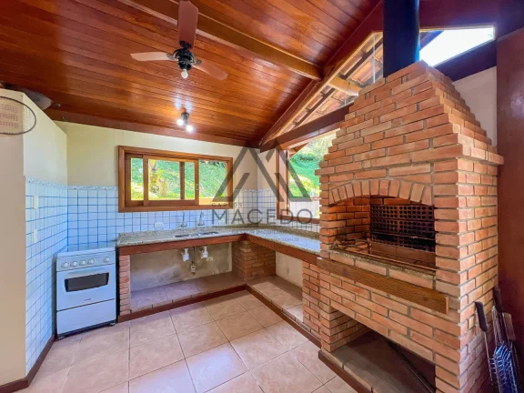 Imagem Casa típica da Granja Viana, em condomínio com mata Atlântica predominante. Propriedade exclusiva...