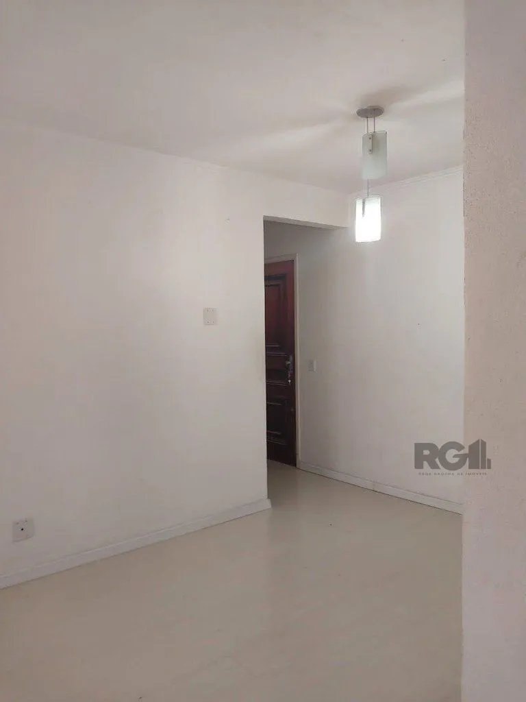 Imagem Vende-se apartamento 2 dorm com vaga, sacada com churrasqueira - 64m² - Partenon