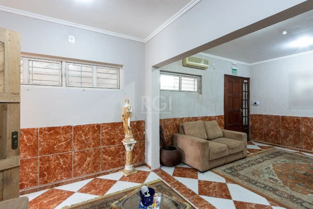 Imagem Sobrado para Venda - 300m², 3 dormitórios, sendo 1 suites, 3 vagas - Cavalhada