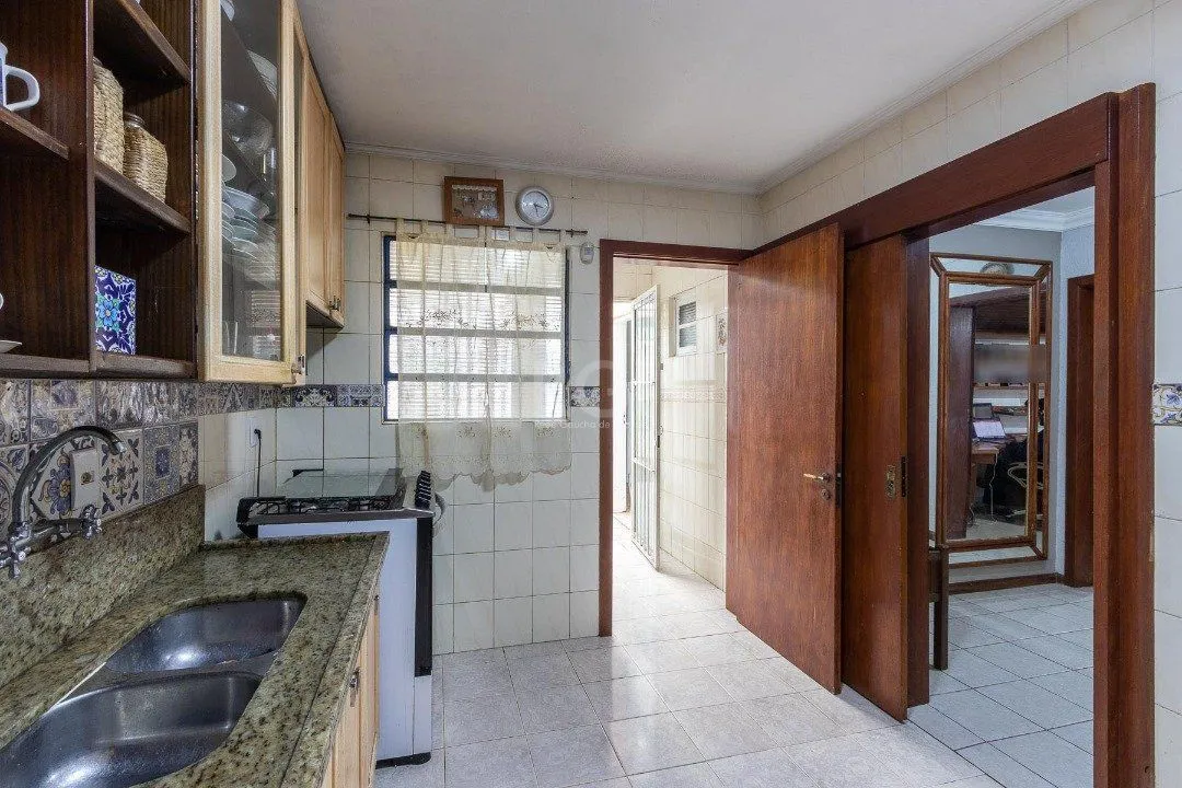 Imagem Casa para Venda com 3 dormitórios, sendo 1 suites e 4 vagas no bairro Ipanema