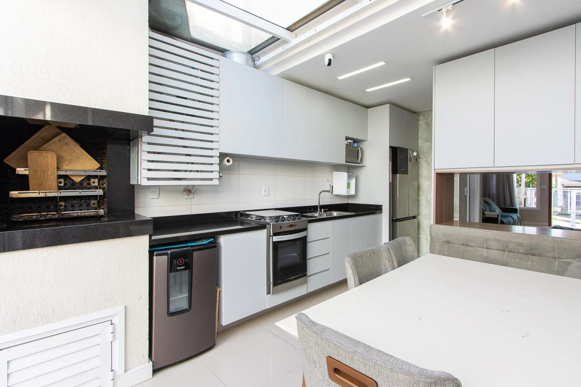Imagem Ótima casa com 3dormitórios 1 suite no bairro Tristeza