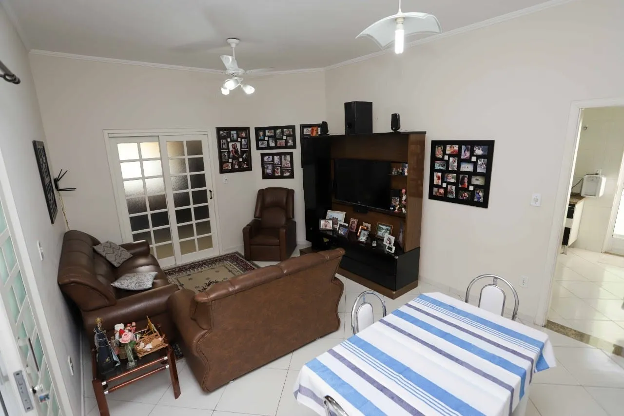 Imagem Casa à venda 3 Quartos, 1 Suite, 3 Vagas, 250M², Vila Suiça, Pindamonhangaba - SP