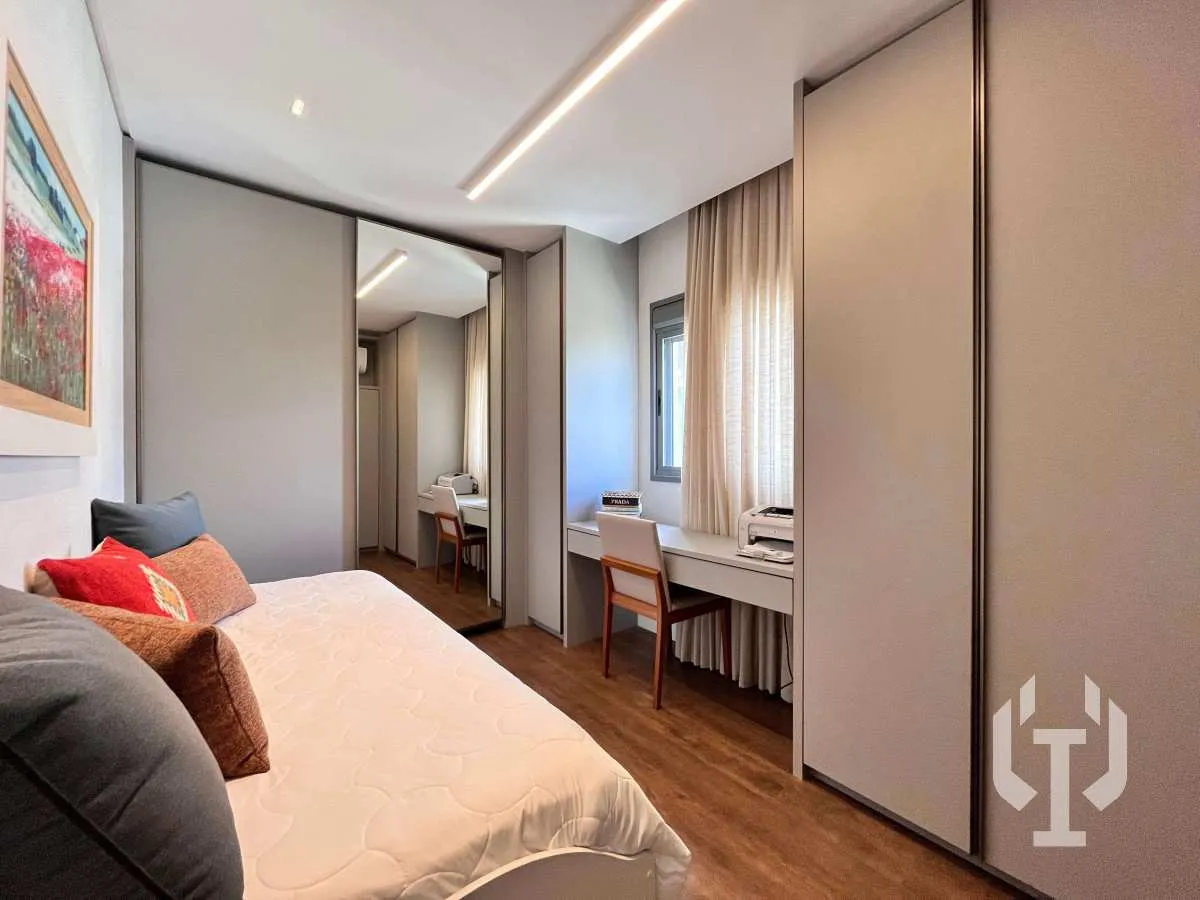 Imagem Apartamento Quadra Mar Pronto para Morar 4 Suítes em Meia Praia