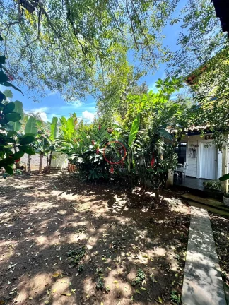 Imagem CASA CHARMOSA ;BOISSUCANGA,2 DORMITÓRIOS,SALA AMPLA,AVARANDADA,EDICULA COM QUARTO AMPLO E BANHEIRO, ARVORES FRUTIFERAS EM 581 MT2