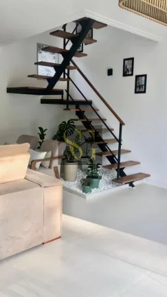 Imagem Casa para Venda em Teresópolis, Fazenda Suiça, 3 dormitórios, 3 suítes, 3 banheiros, 2 vagas