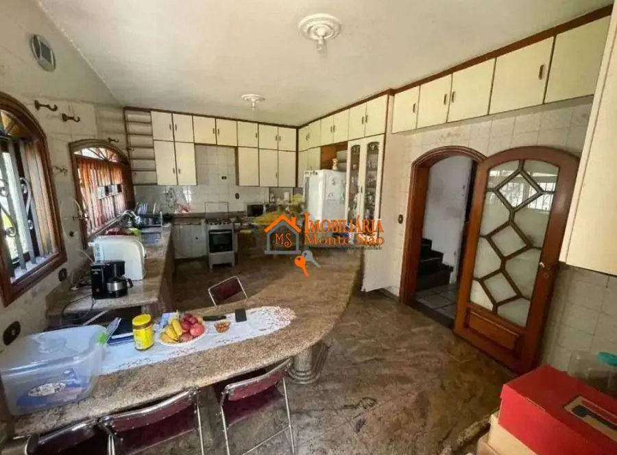 Imagem Sobrado com 5 dormitórios à venda, 600 m² por R$ 2.438.000,00 - Jardim Vila Galvão - Guarulhos/SP