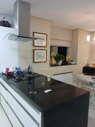 Imagem Apartamento amplo e bem localizado com três quartos varanda a venda no Caminho das Árvores