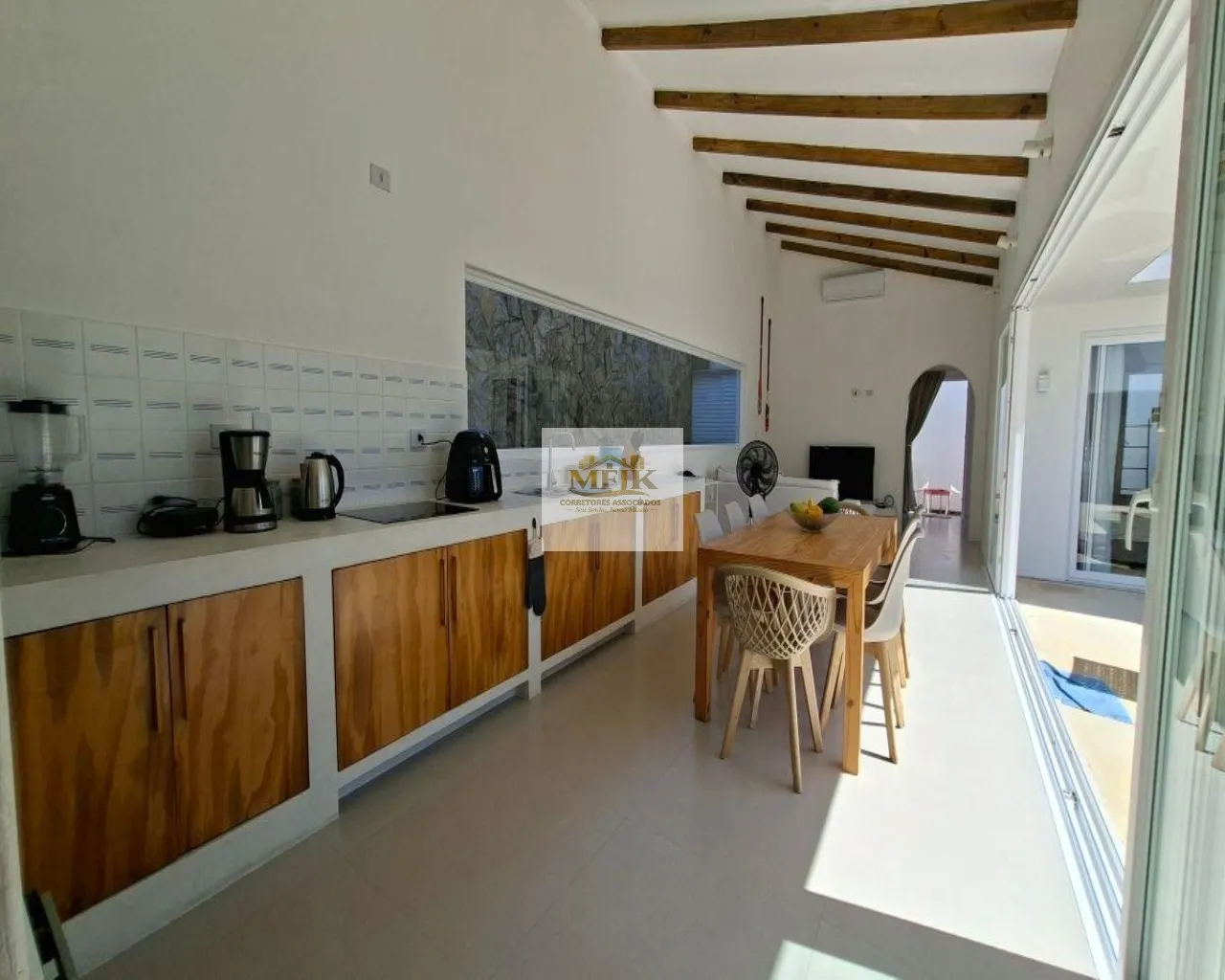 Imagem Imperdível! Casa à venda em Pontal do Paraná-PR, bairro Atami Norte: 3 quartos, 2 suítes, 3 banheiros, 2 vagas, 234m².