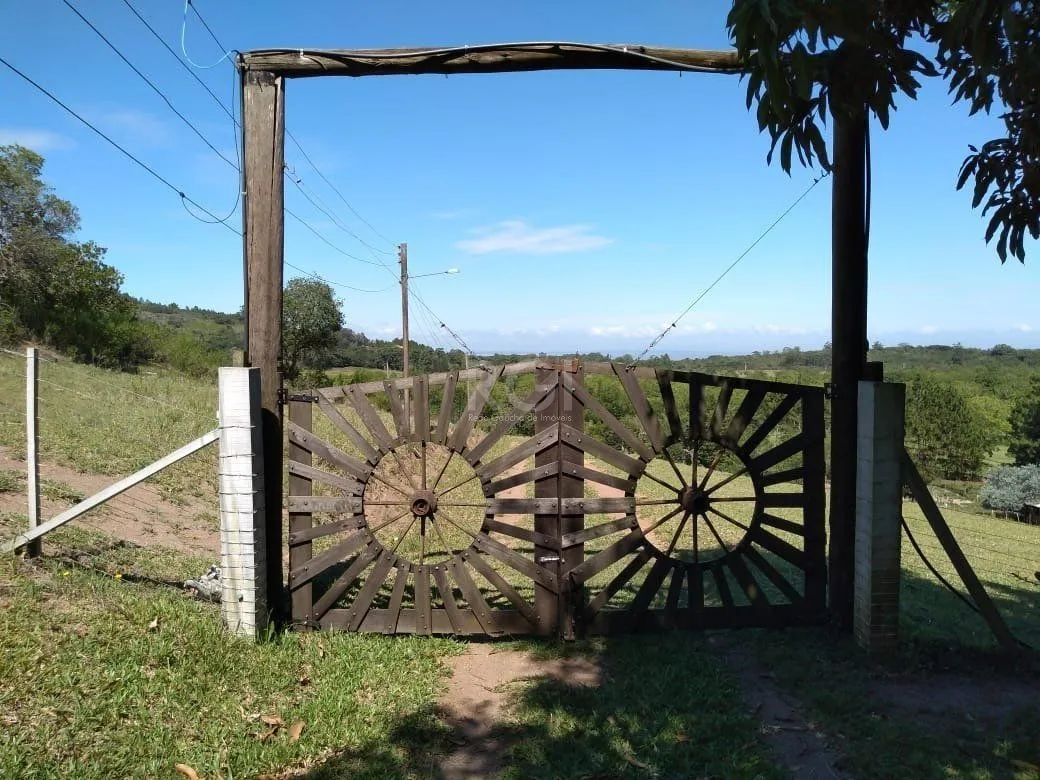 Imagem Sítio para Venda - 240m², 4 dormitórios, Itapuã