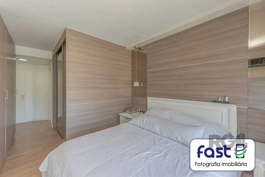 Imagem Vende Excelente Apartamento no Bairro - Jardim do Salso - Porto Alegre