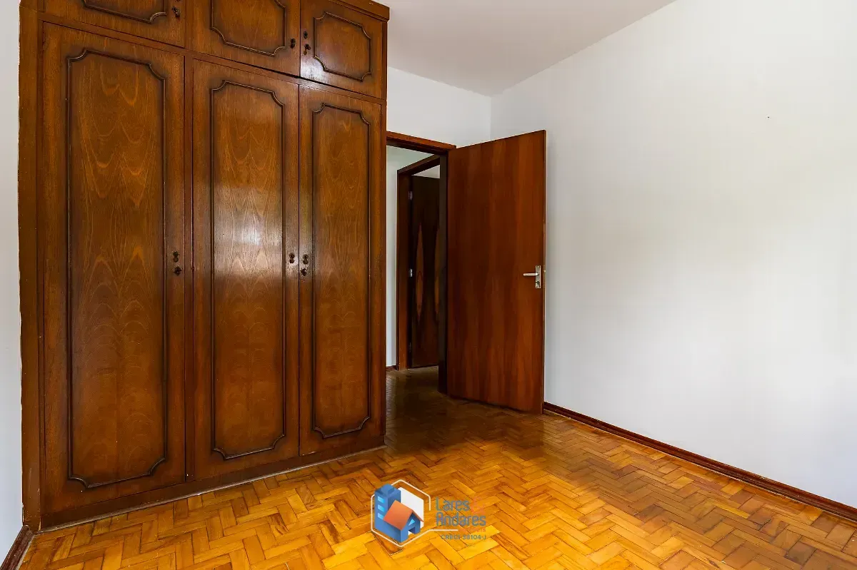 Imagem Sobrado para venda em Vila Firmiano Pinto com 3 quartos, sendo 1 suíte, 240m²