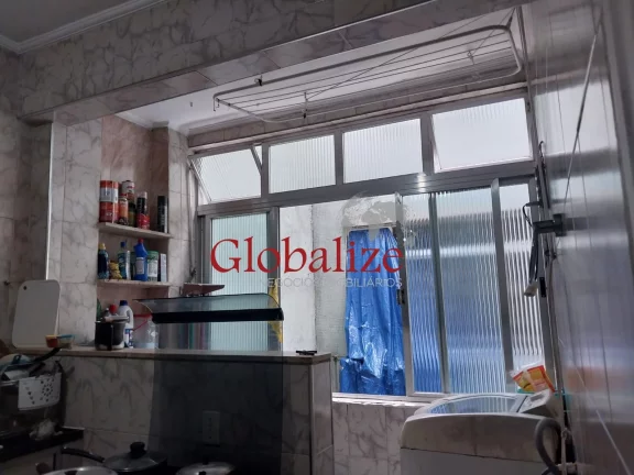 Imagem Apartamento com 2 dormitorios,1 banheiro, salão de festas, área de serviço e vaga no Embaré em Santos por R$ 310.000,00