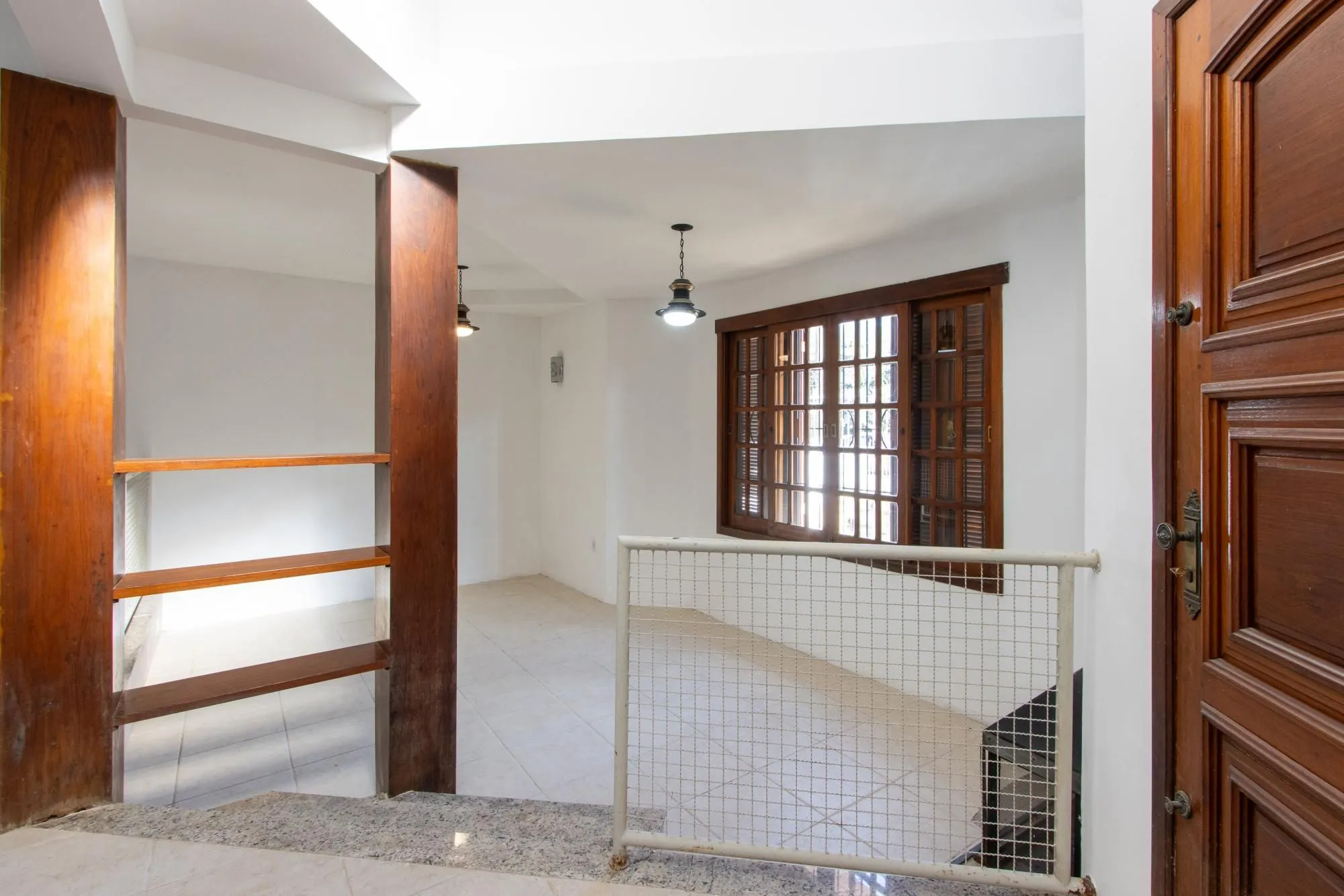 Imagem Casa para Venda - 253.35m², 3 dormitórios, sendo 1 suites, 4 vagas - Serraria