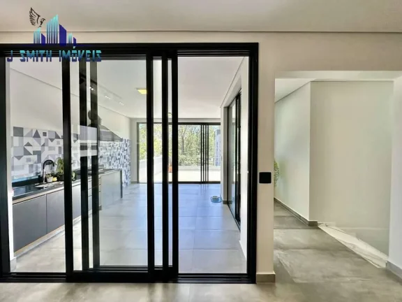 Imagem CASA NOVA, TÉRREA, 3 SUÍTES, PISCINA, ELEVADOR NA GARAGEM. CONDOMÍNIO TOP!