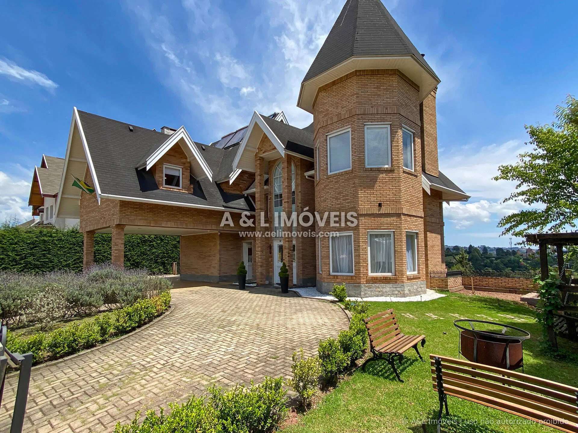 Imagem Casa 4 suítes em Campos do Jordão com piscina aquecida