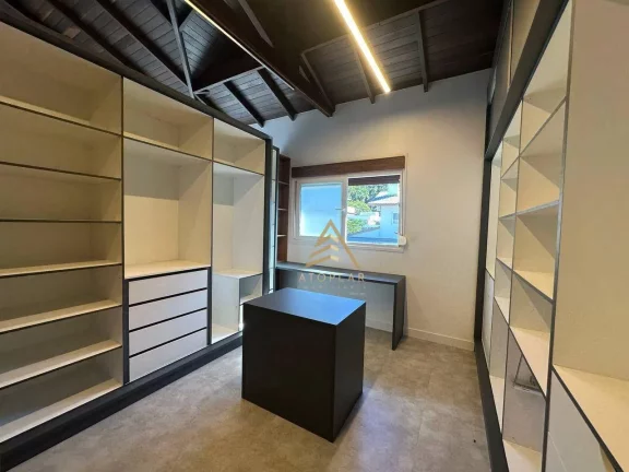 Imagem Casa com 4 suítes sendo 1 master à venda, 400 m² por R$ 7.800.000 - Estados - Balneário Camboriú/SC