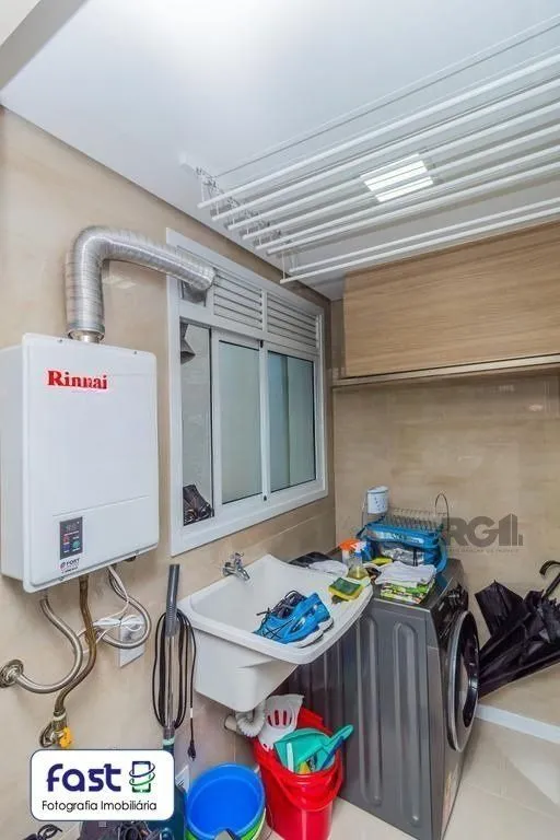 Imagem Apartamento 3 quartos, sendo 1 suíte, 82 m² de área privativa e 2 vagas de garagem individuais. Localizado na Rua/Av. Grecia, no bairro Passo D Areia em Porto Alegre.