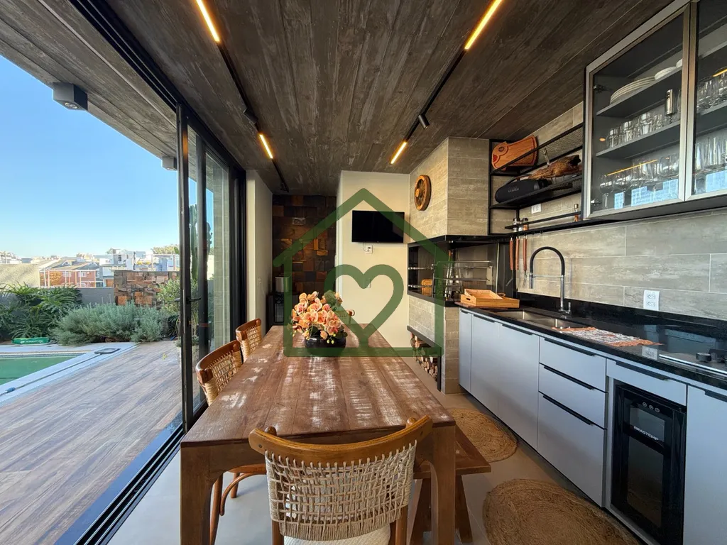 Imagem Casa de Luxo à Venda 
 
Se você procura por conforto, segurança e sofisticação, esta é a casa ...