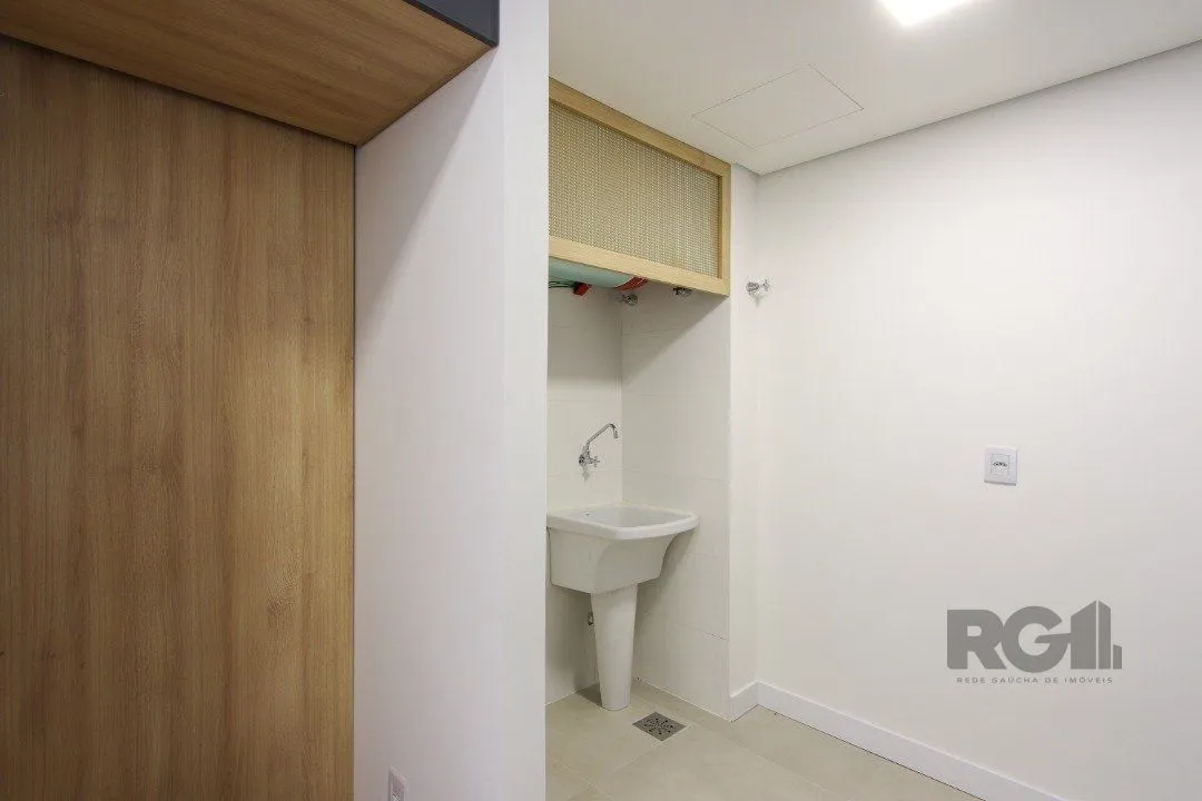 Imagem Apartamento em Porto Alegre no Bairro Petrópolis, de 2 quartos, GARDEN , semi mobiliado