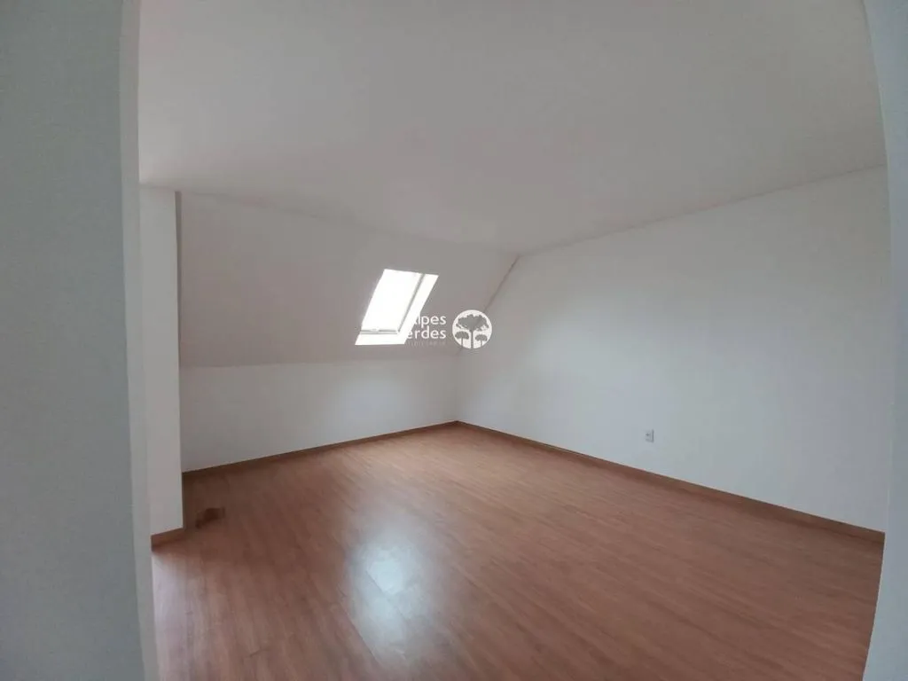Imagem Vende-se apto próx ao centro de Gramado- 4 Quartos- R$1.730.000,00