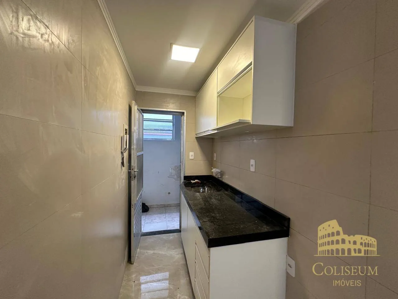 Imagem Kitnet com 1 dormitório à venda, 33 m² por R$ 220.000,00 - Canto do Forte - Praia Grande/SP