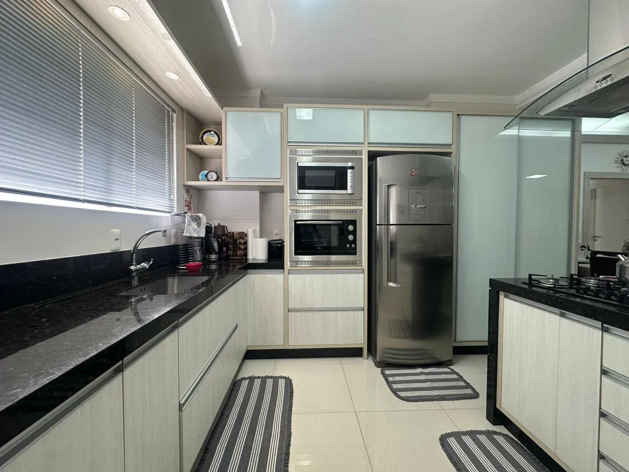 Imagem Apartamento à venda com 197.7m2 por R$ 2.850.000,00