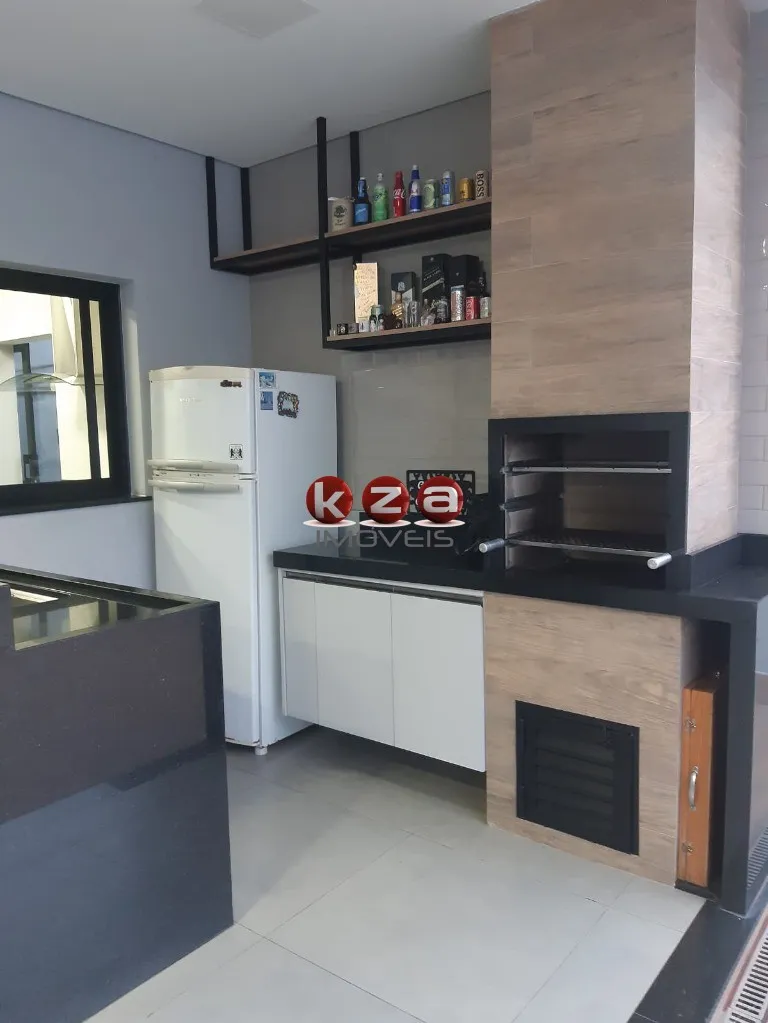 Imagem Casa de alto padrão em condomínio: 3 quartos, 3 suítes, 2 salas, 5 banheiros, 4 vagas, 200m² - Residencial Real Parque, Sumaré-SP.