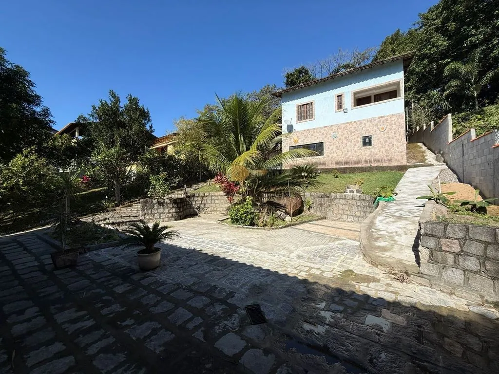 Imagem Casa em Condomínio para Venda em Guapimirim / RJ no bairro Limoeiro